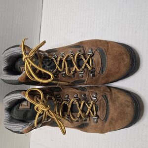 Gray and Brown Outdoor Boots with‎ Ankle Support